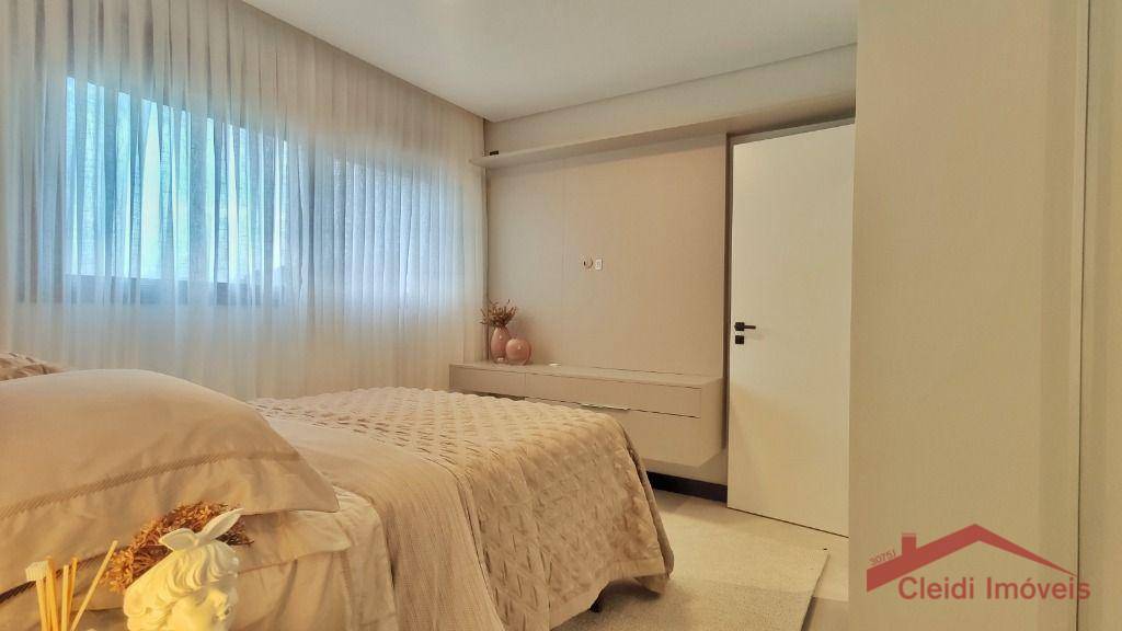 Apartamento à venda com 3 quartos, 111m² - Foto 23