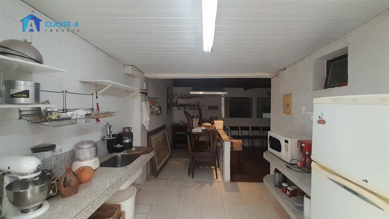 Casa à venda com 3 quartos, 200m² - Foto 12