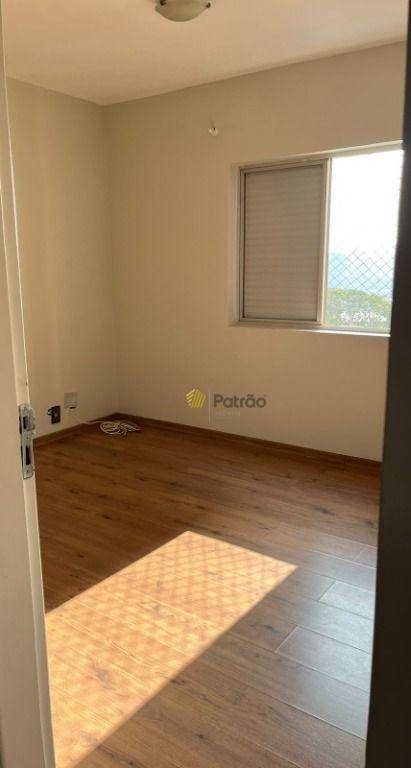 Apartamento à venda com 2 quartos, 68m² - Foto 6