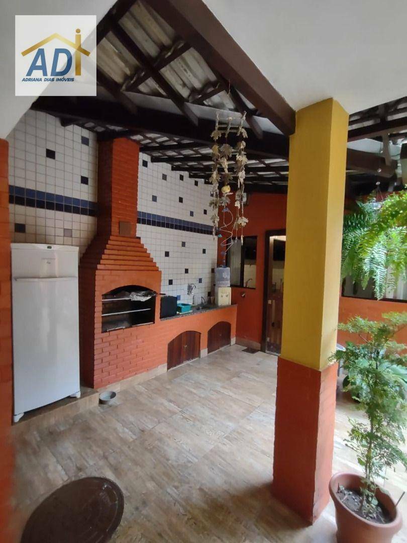 Casa de Condomínio à venda com 4 quartos, 247m² - Foto 4