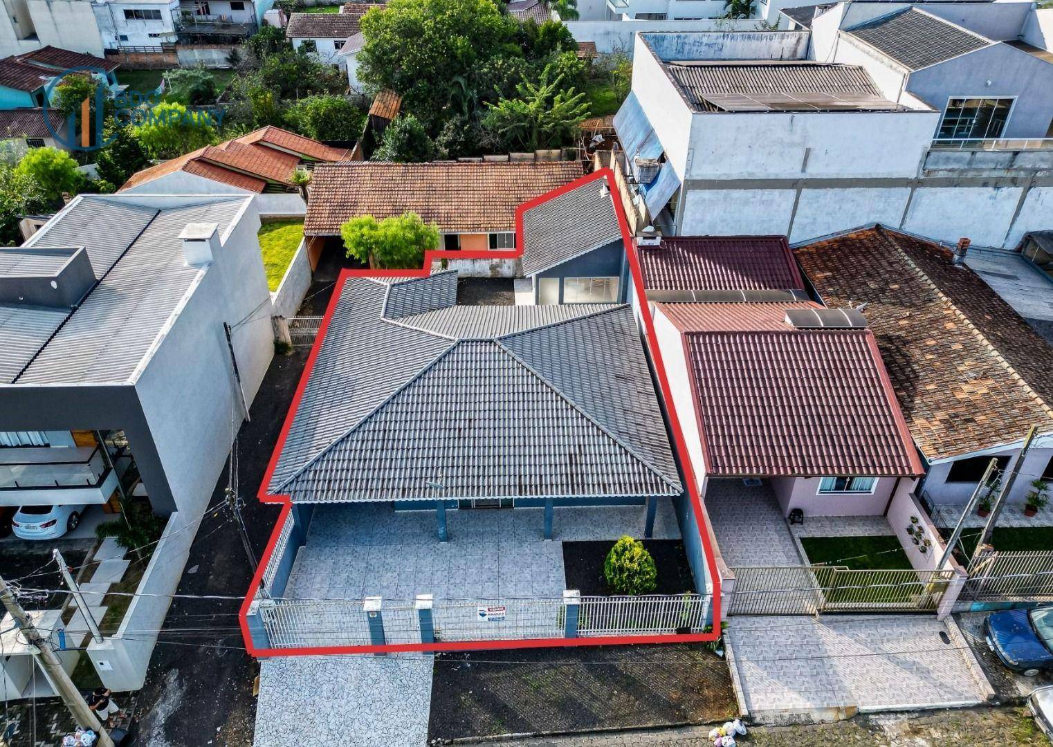 Casa para alugar com 3 quartos, 172m² - Foto 1