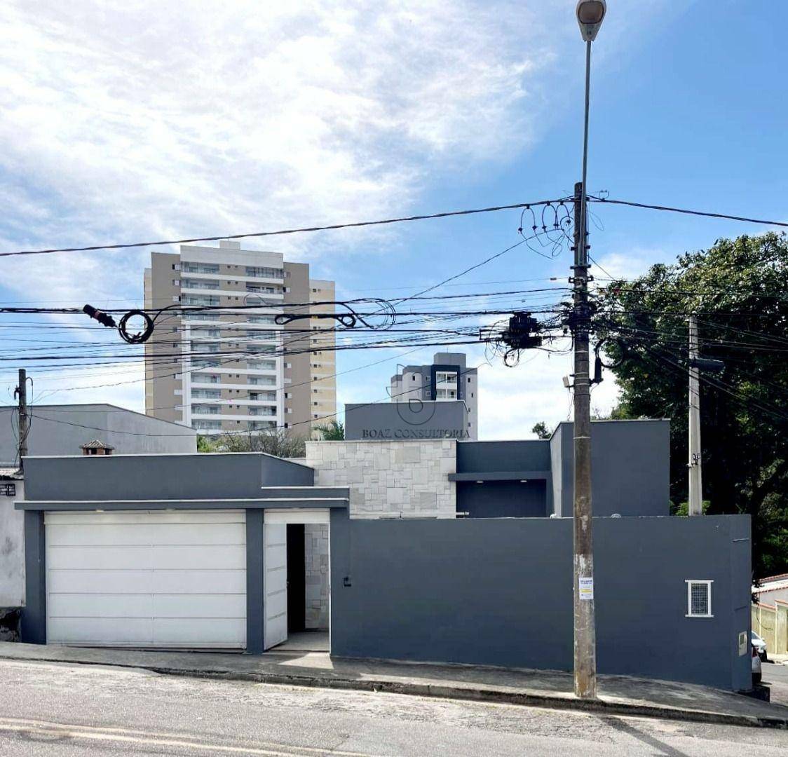 Casa à venda e aluguel com 3 quartos, 200m² - Foto 2