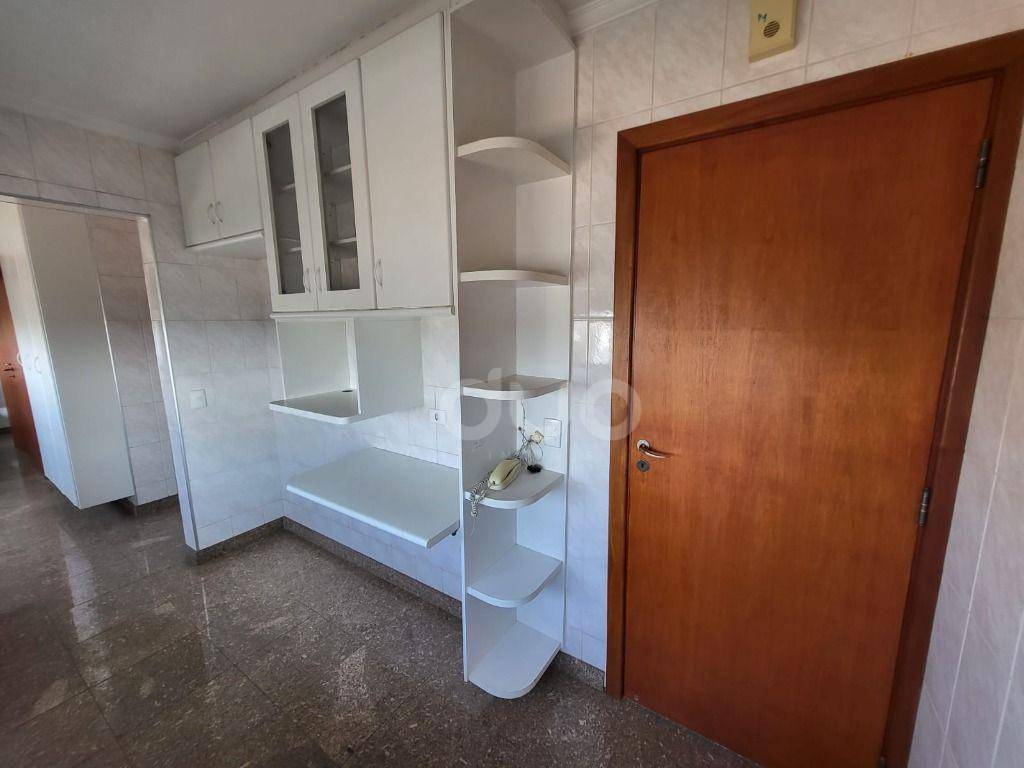 Apartamento à venda com 3 quartos, 147m² - Foto 23