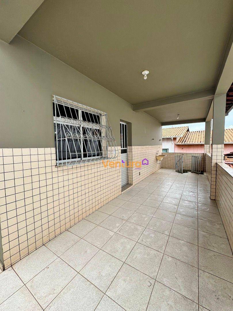 Casa à venda e aluguel com 3 quartos, 215m² - Foto 6