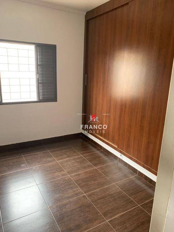 Casa à venda com 4 quartos, 190m² - Foto 15