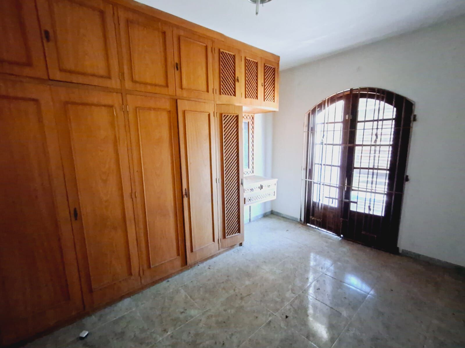 Casa para alugar com 2 quartos, 225m² - Foto 1