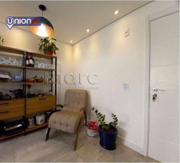 Apartamento à venda com 2 quartos, 72m² - Foto 3