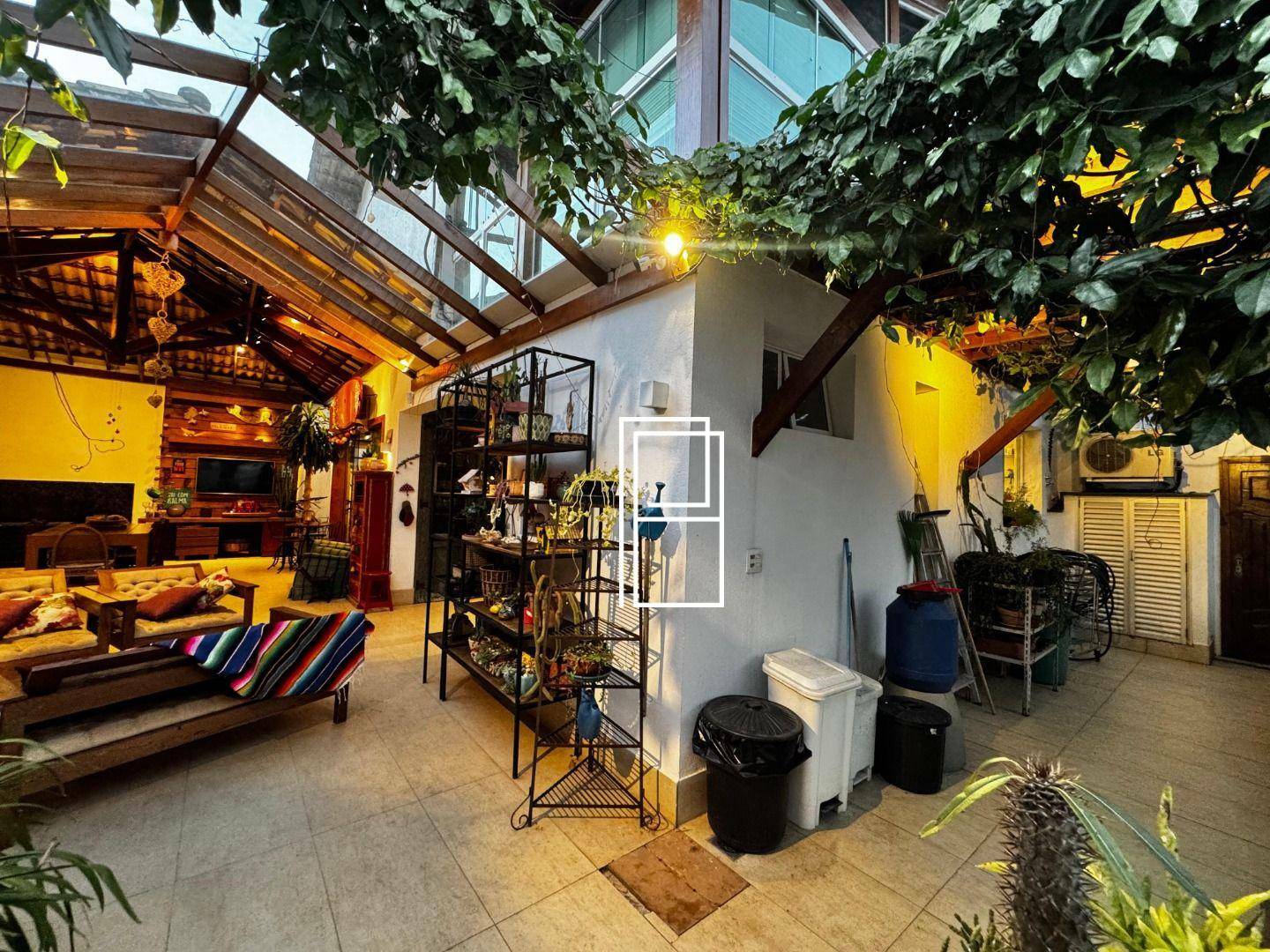 Casa à venda com 4 quartos, 300m² - Foto 29