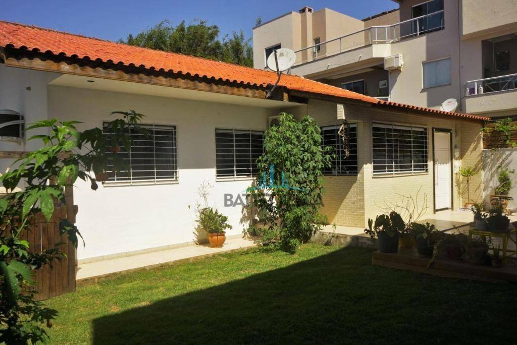 Casa à venda com 3 quartos, 150m² - Foto 1