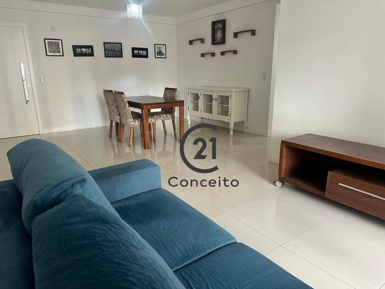 Apartamento para alugar com 2 quartos, 110m² - Foto 1