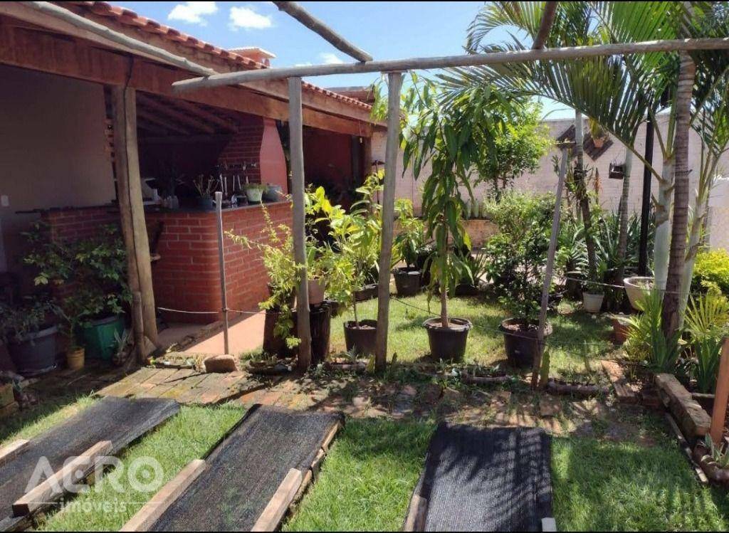 Casa à venda com 2 quartos, 90m² - Foto 3