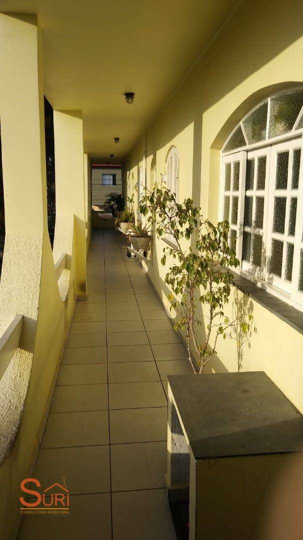 Sobrado à venda com 3 quartos, 200m² - Foto 1