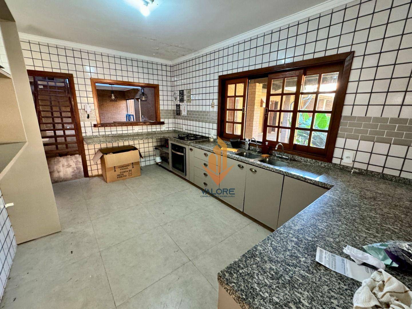 Casa à venda com 3 quartos, 271m² - Foto 14