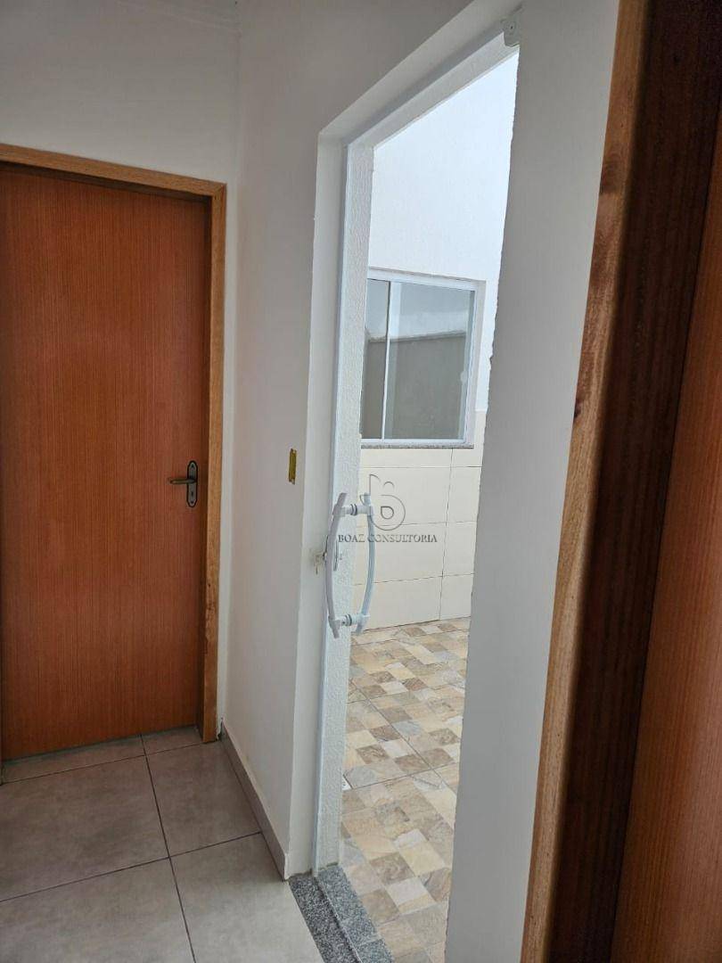 Casa à venda com 2 quartos, 52m² - Foto 11