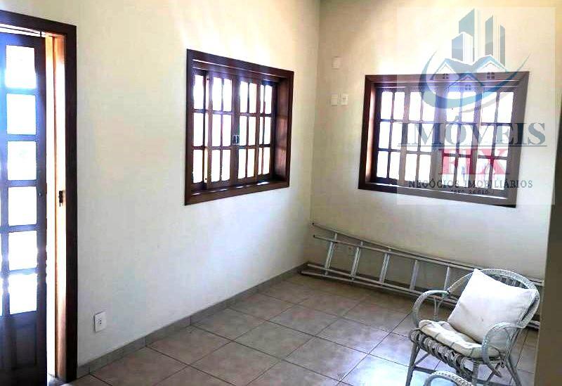 Casa à venda com 3 quartos, 291m² - Foto 3