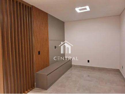 Casa de Condomínio à venda com 4 quartos, 317m² - Foto 3