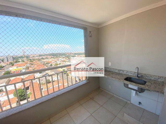 Apartamento à venda com 3 quartos, 73m² - Foto 3