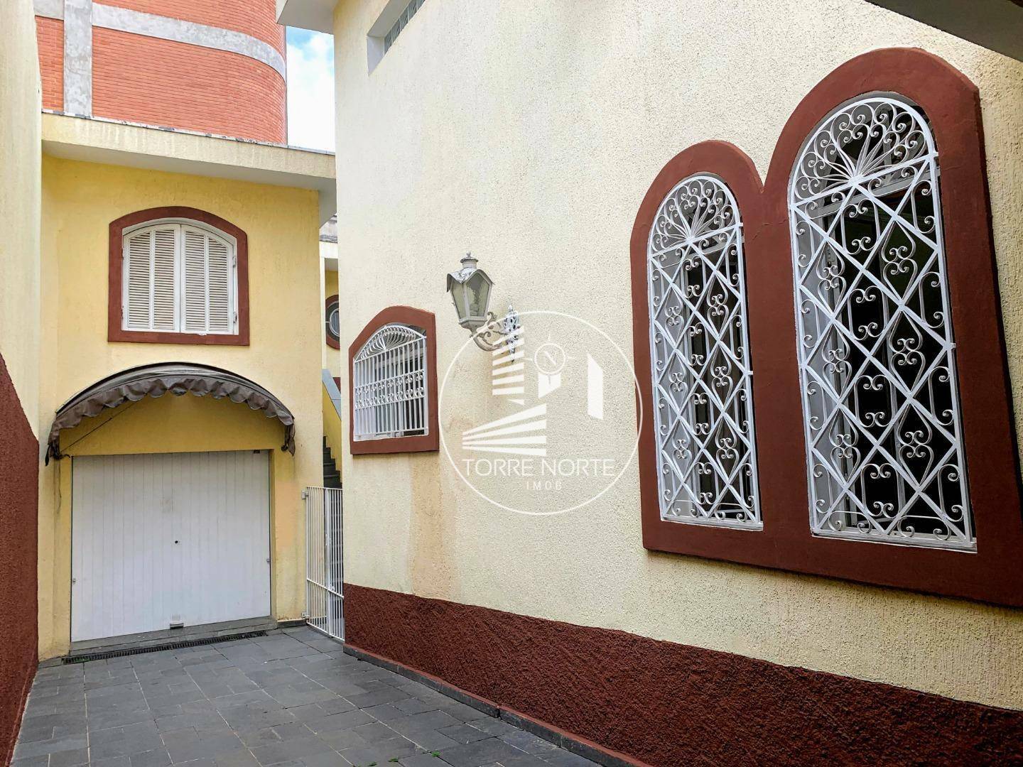 Casa à venda com 4 quartos, 250m² - Foto 3