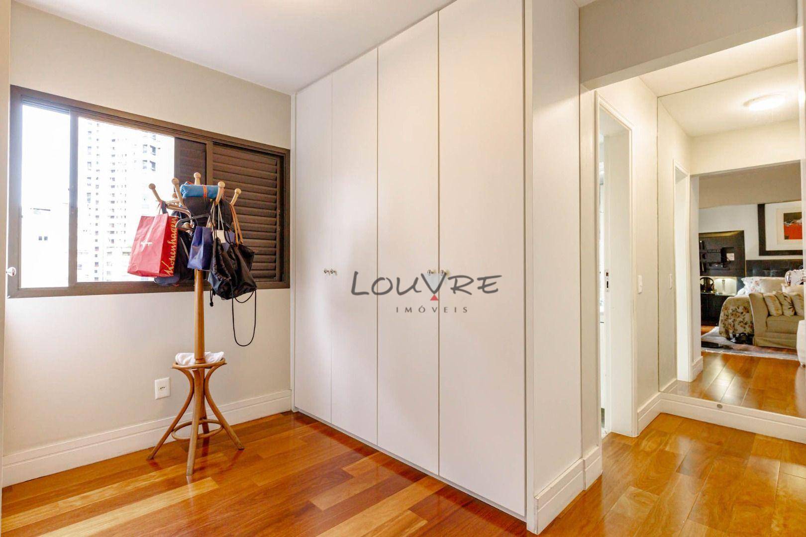 Apartamento à venda com 4 quartos, 195m² - Foto 17