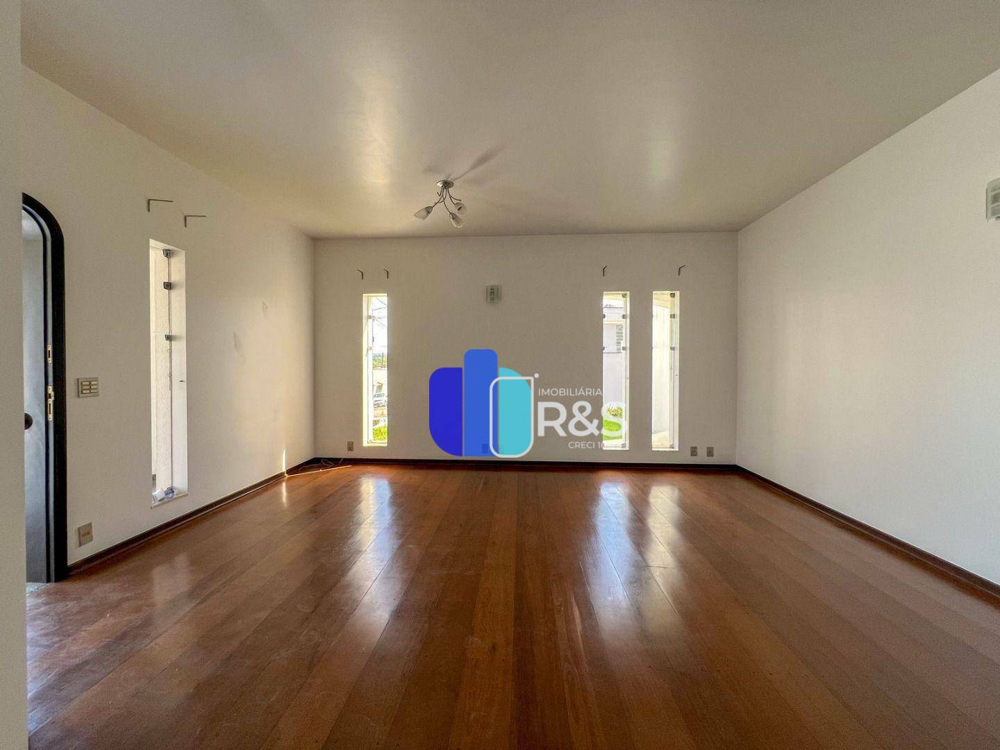 Casa para alugar com 3 quartos, 230m² - Foto 16