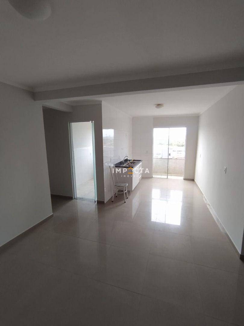 Apartamento à venda com 2 quartos, 65m² - Foto 1