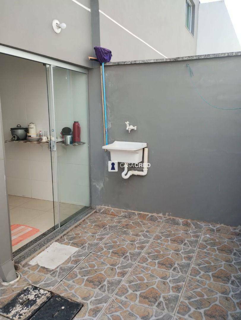 Apartamento à venda com 2 quartos, 67m² - Foto 2