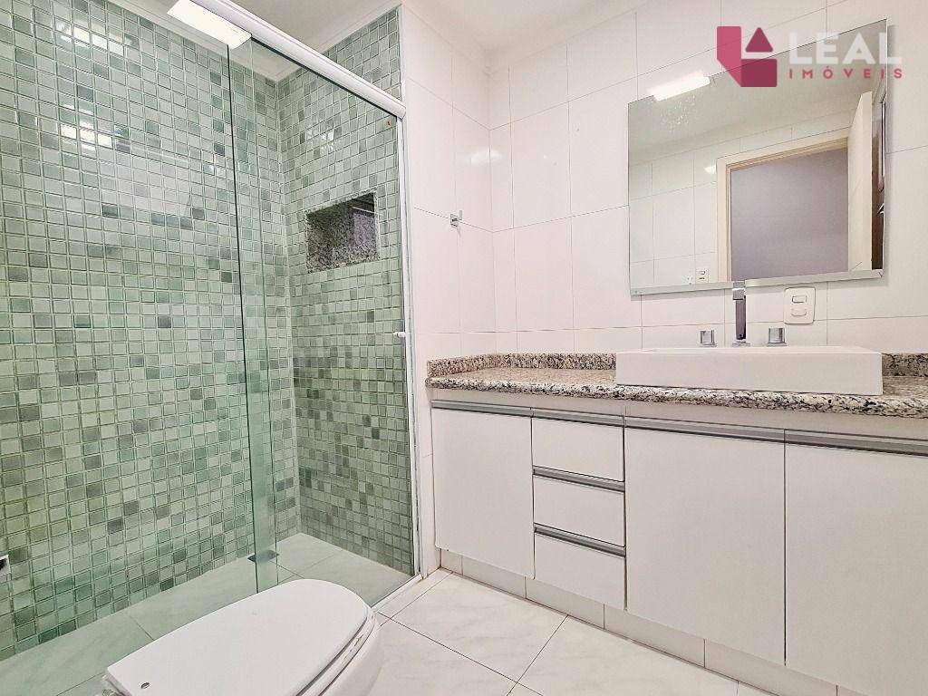 Apartamento para alugar com 3 quartos, 136m² - Foto 19