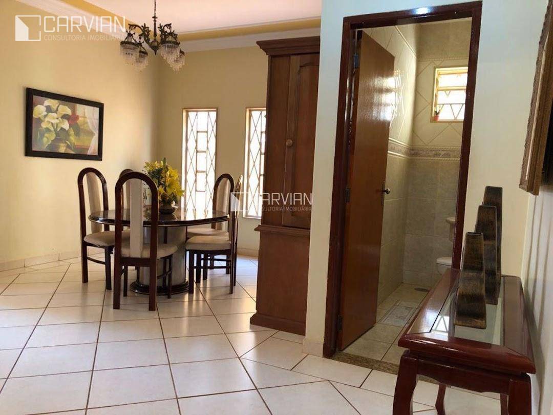 Casa à venda com 4 quartos, 335m² - Foto 11