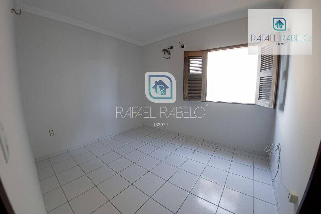 Casa à venda com 4 quartos, 151m² - Foto 2