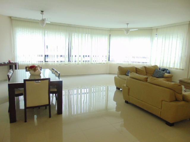 Apartamento à venda com 3 quartos, 180m² - Foto 1