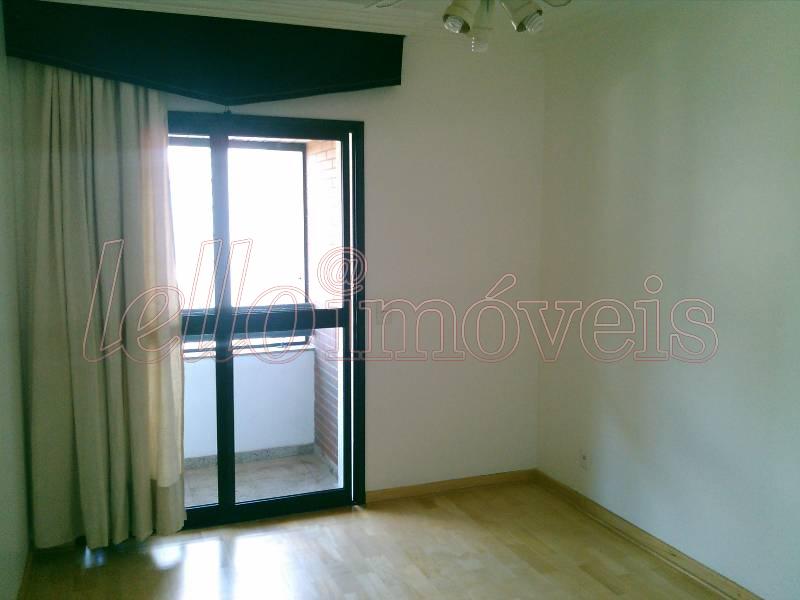 Apartamento para alugar com 4 quartos, 240m² - Foto 13