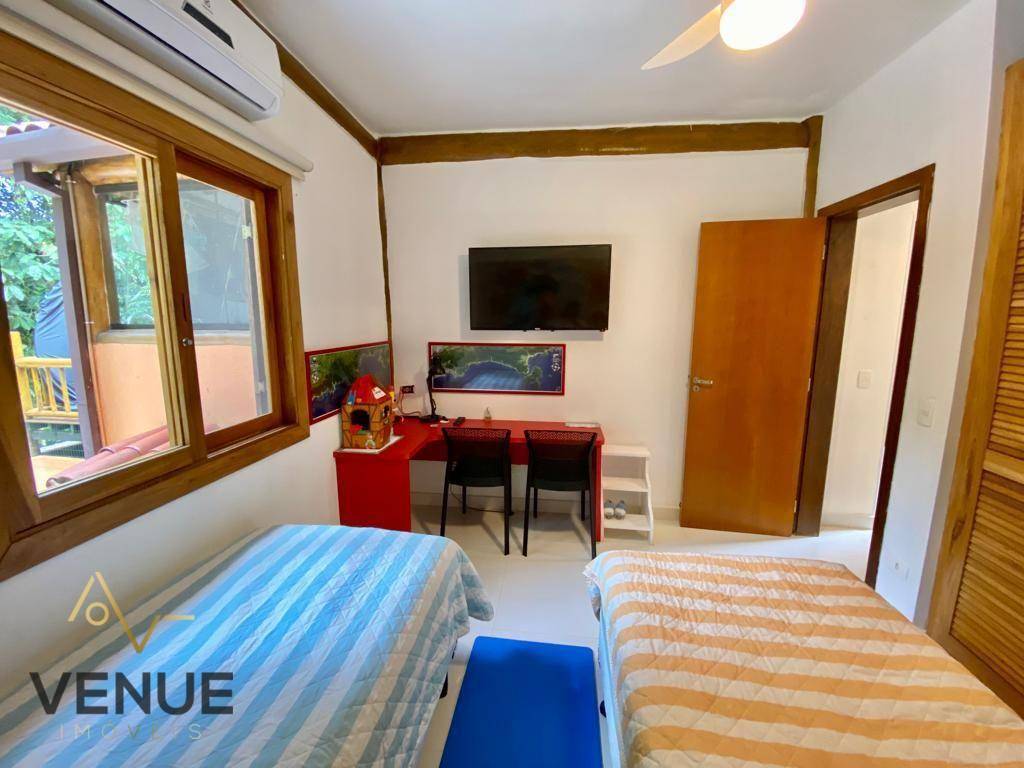 Casa de Condomínio à venda com 4 quartos, 250m² - Foto 26