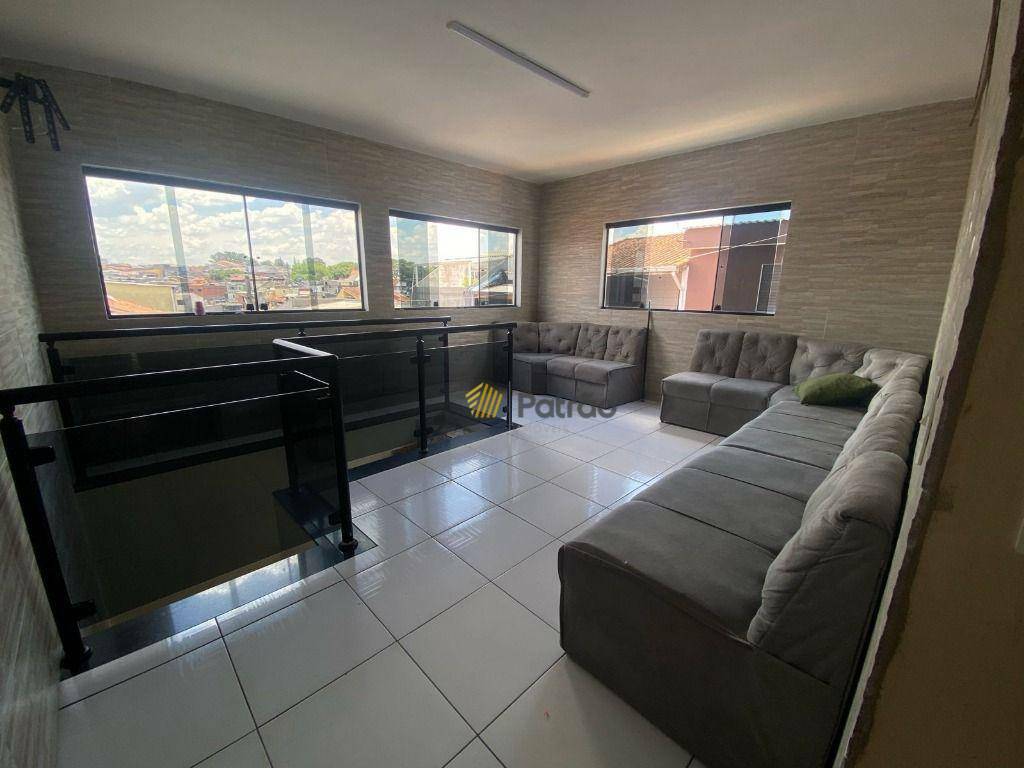 Sobrado à venda com 5 quartos, 205m² - Foto 1