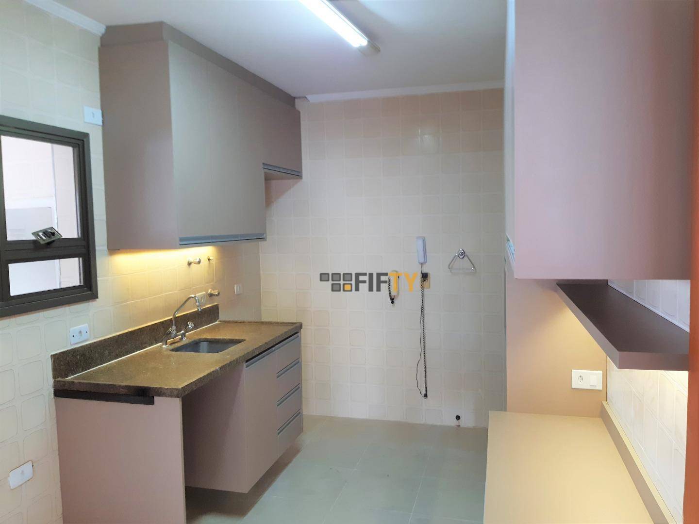 Apartamento para alugar com 3 quartos, 110m² - Foto 15