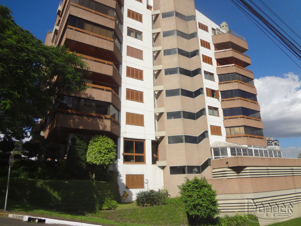 Apartamento à venda com 3 quartos, 382m² - Foto 1