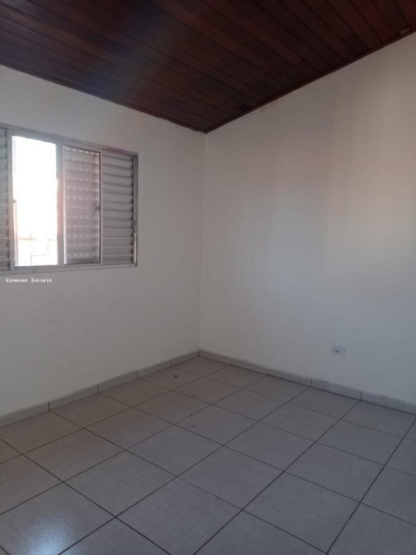 Casa para alugar com 3 quartos, 76m² - Foto 11