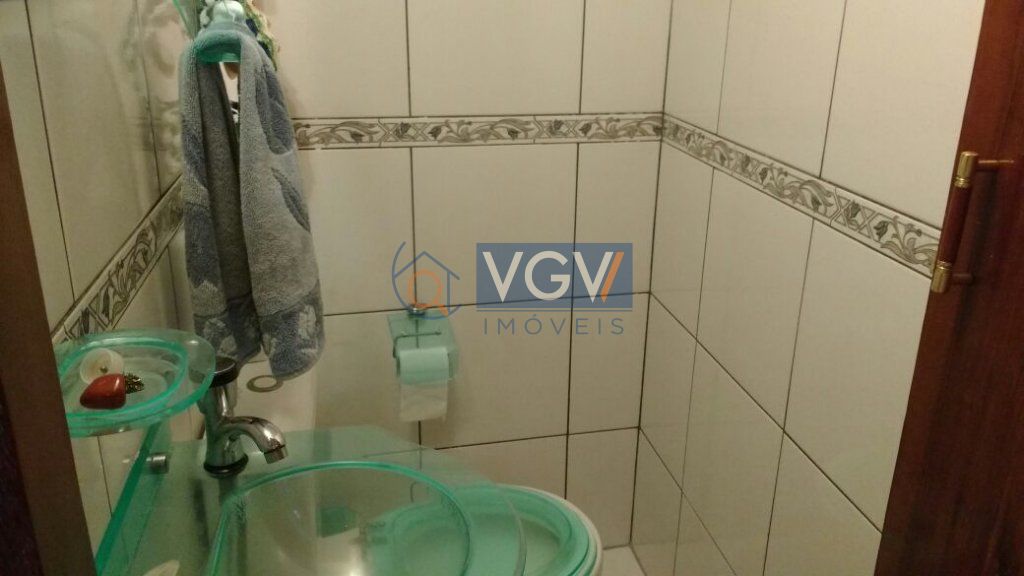 Casa à venda com 2 quartos, 180m² - Foto 12