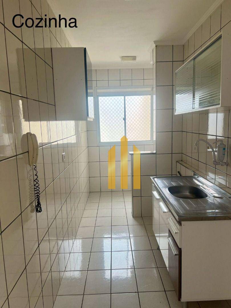 Apartamento para alugar com 3 quartos, 70m² - Foto 4