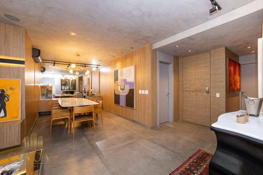 Apartamento à venda com 4 quartos, 209m² - Foto 12