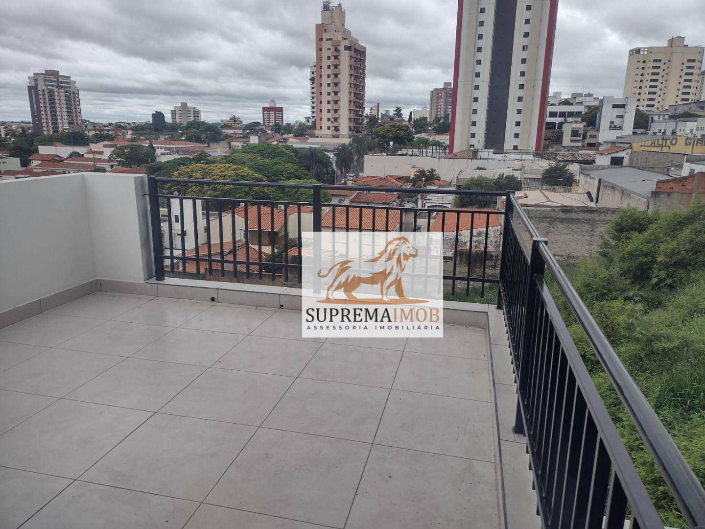 Casa à venda com 3 quartos, 273m² - Foto 1