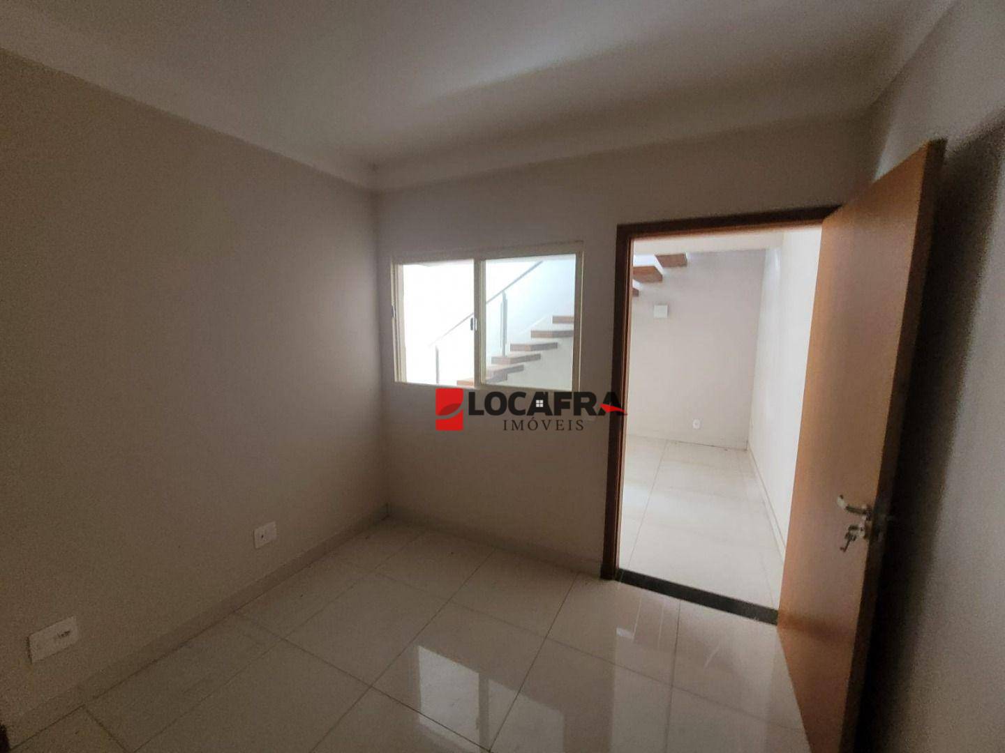 Casa à venda e aluguel com 4 quartos, 460m² - Foto 3