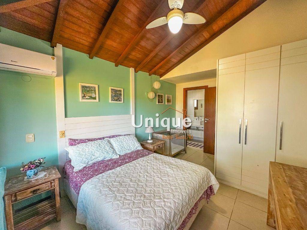 Casa à venda com 6 quartos, 260m² - Foto 27