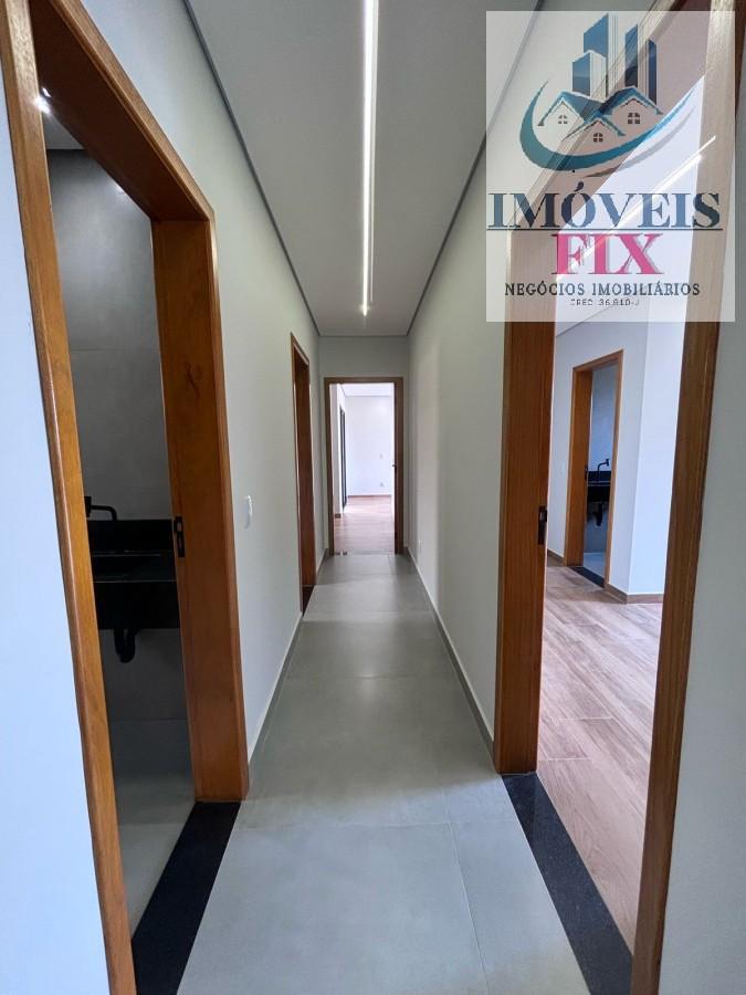 Casa de Condomínio à venda com 3 quartos, 250m² - Foto 1