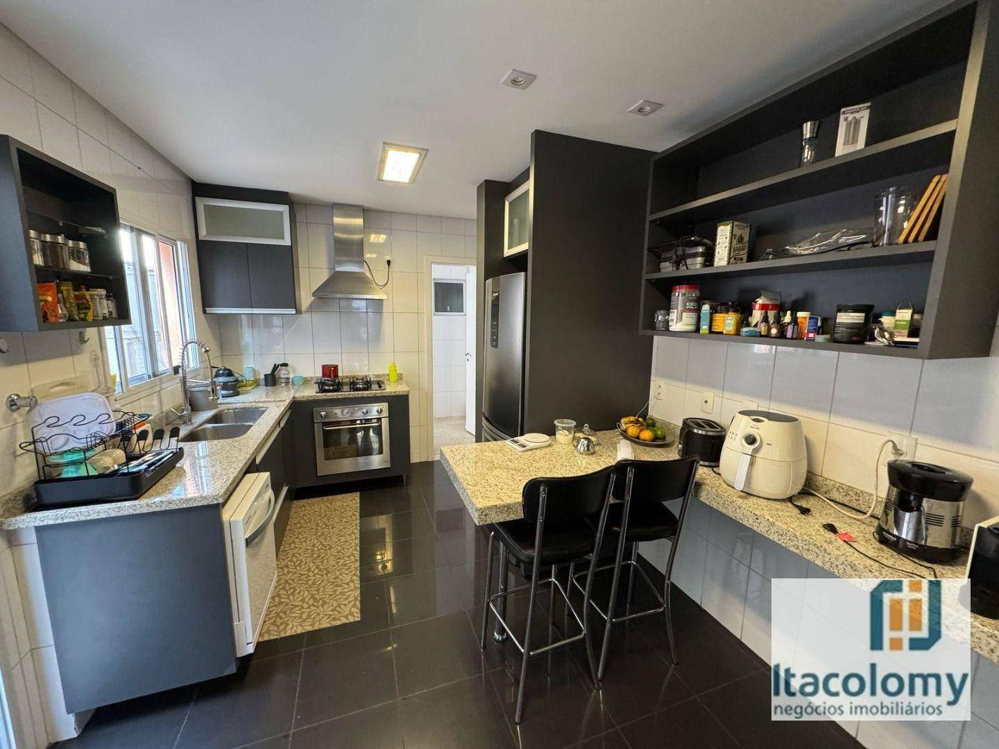 Casa de Condomínio à venda com 3 quartos, 236m² - Foto 5