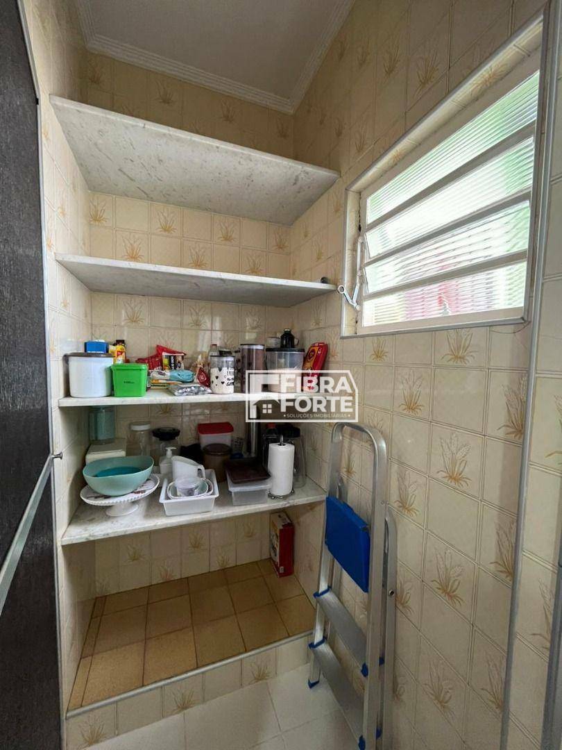 Casa à venda com 3 quartos, 169m² - Foto 14