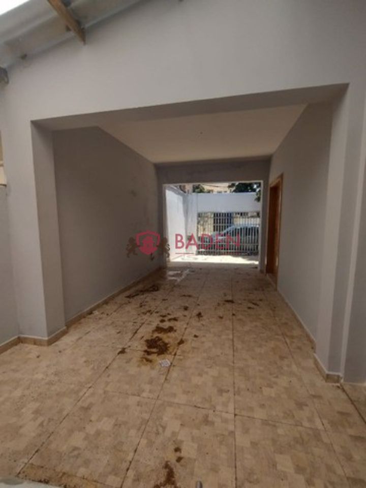 Casa à venda com 3 quartos, 299m² - Foto 2