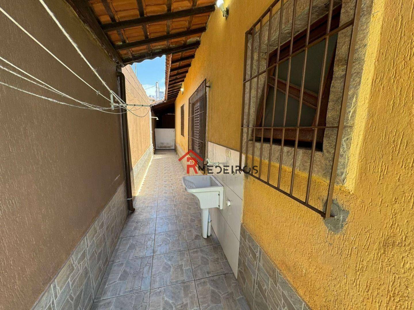 Casa à venda com 2 quartos, 150m² - Foto 1