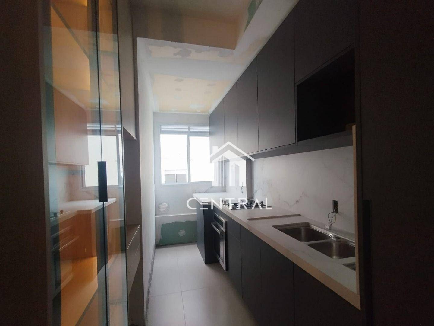 Apartamento à venda com 2 quartos, 42m² - Foto 2
