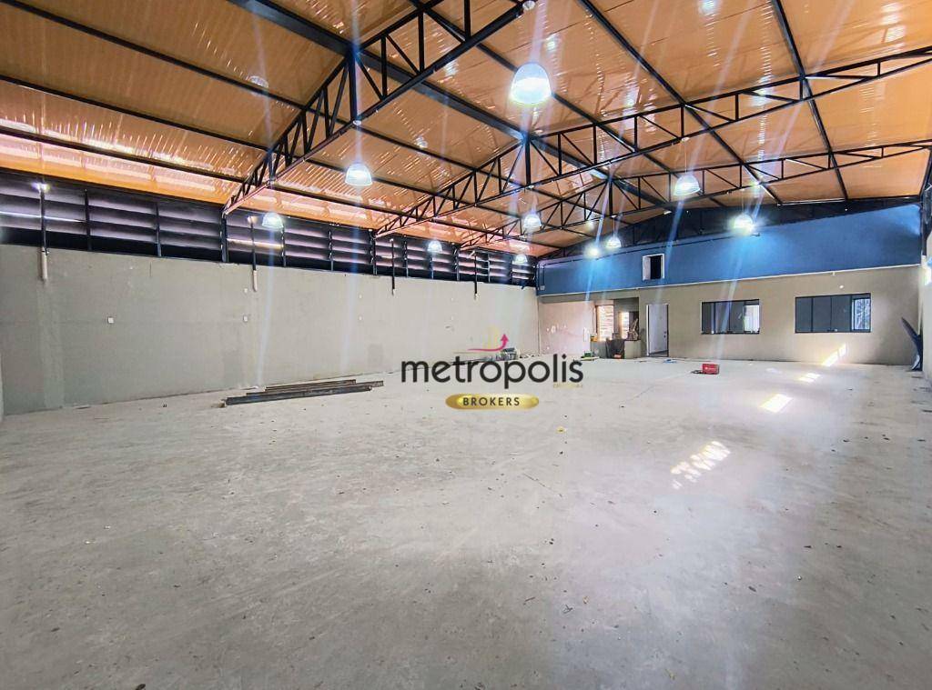 Depósito-Galpão-Armazém para alugar, 700m² - Foto 1