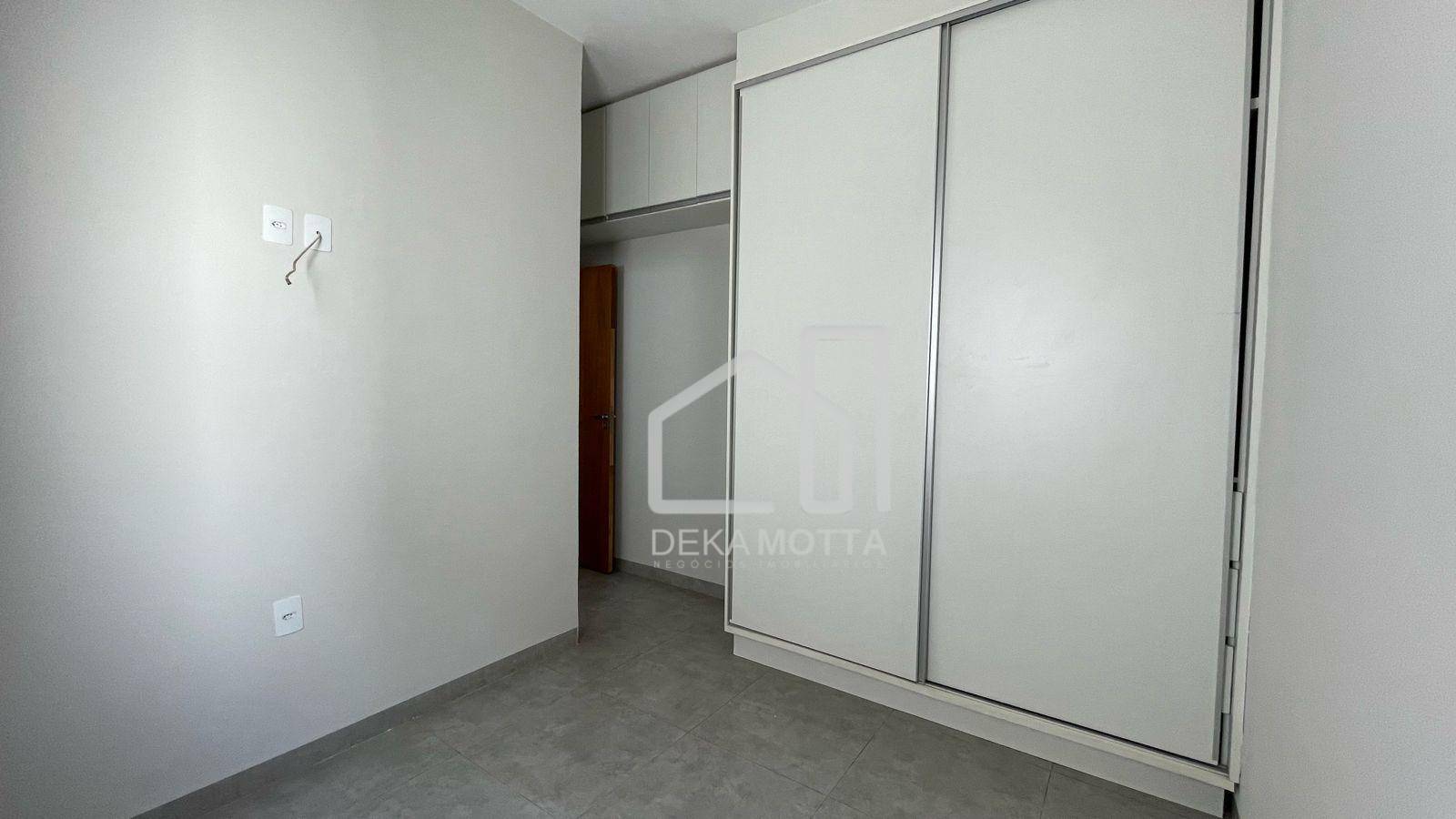 Casa à venda com 2 quartos, 70m² - Foto 4